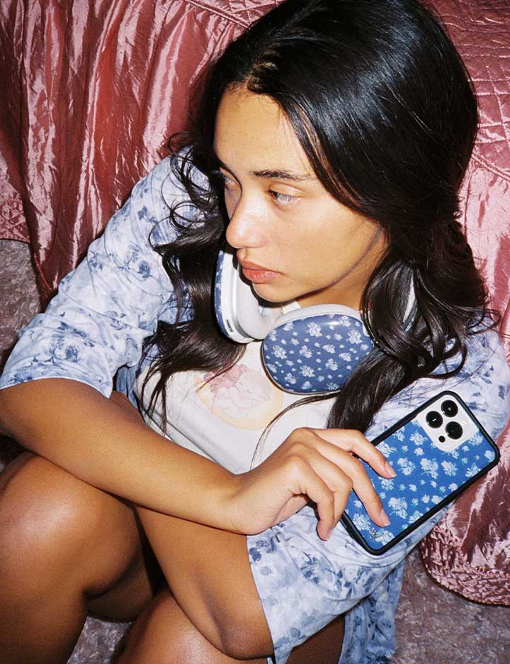 Sugar Plum Floral Airpod Max Case