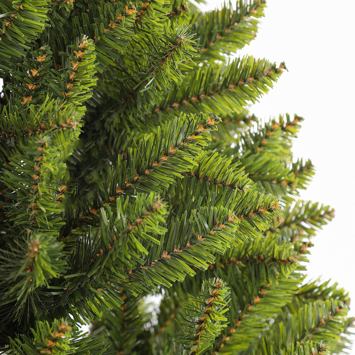 Full Unlit Artificial Christmas Tree with Hinged Branches and Folding