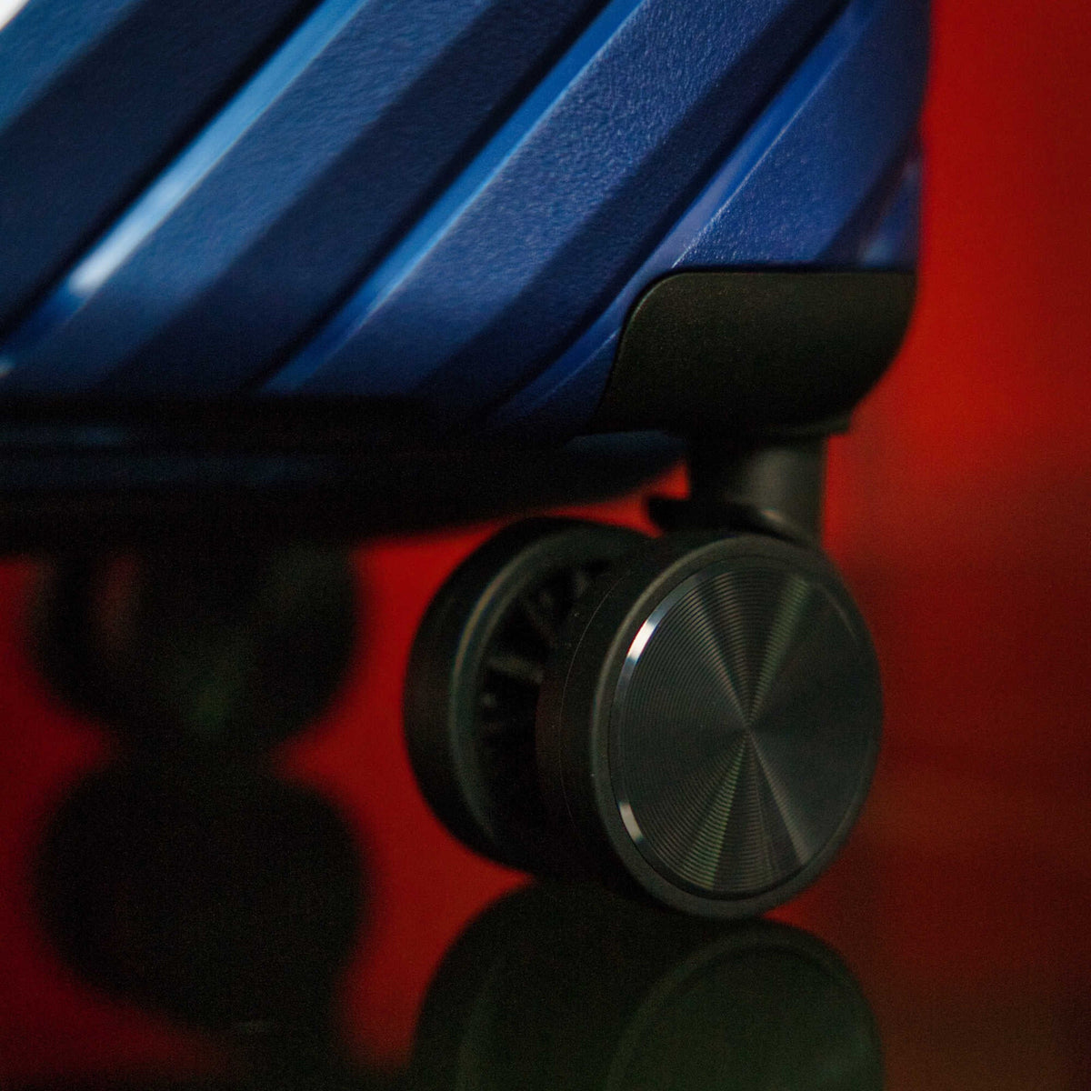20-inch Blue Carry-On Hardcase Roller Luggage