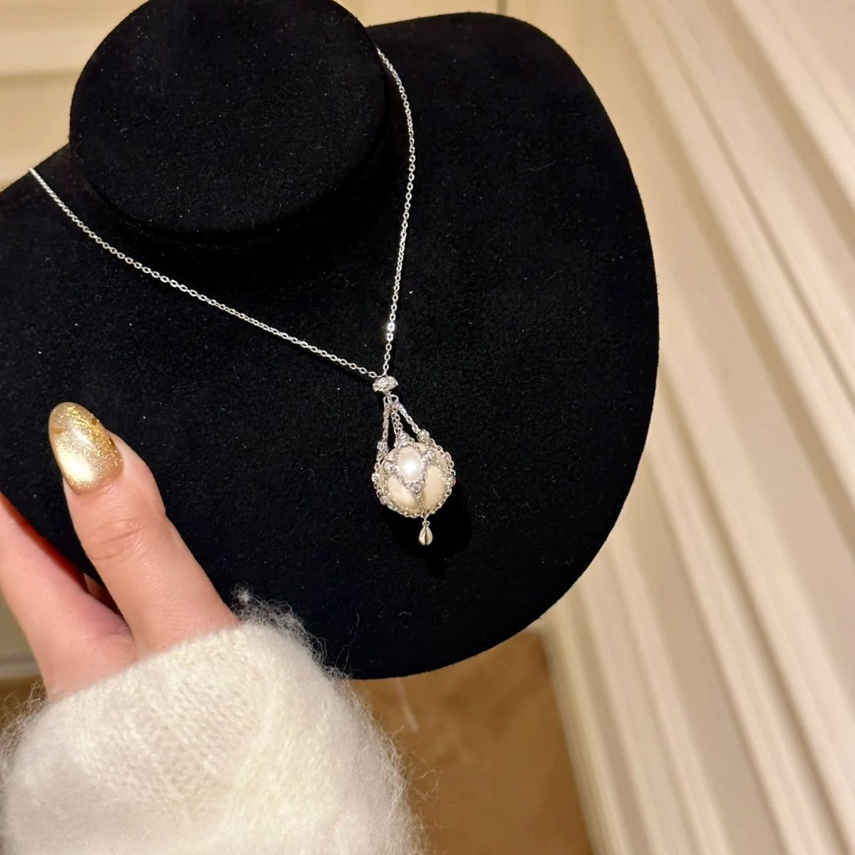 lavalier necklace