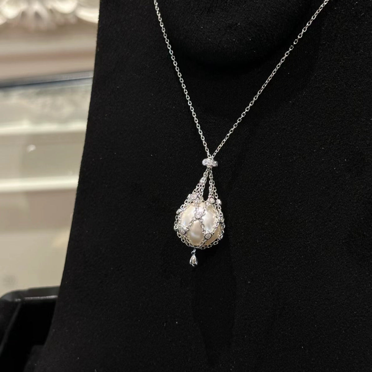 lavalier necklace