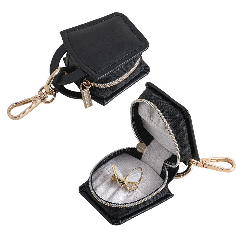 Mini pendant jewelry box for travel
